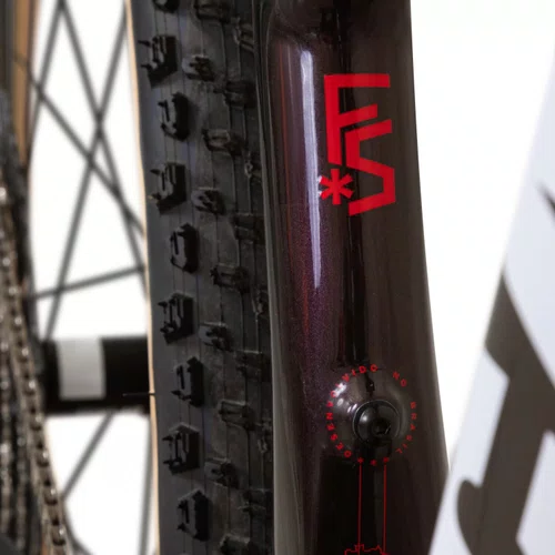 Bicicleta Caloi Elite Carbon FS Racing 2024