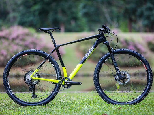 Bicicleta Caloi Elite Carbon Racing 2021