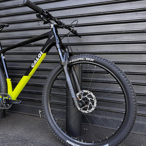 Bicicleta Caloi Elite Carbon Racing SLX Edição Limitada
