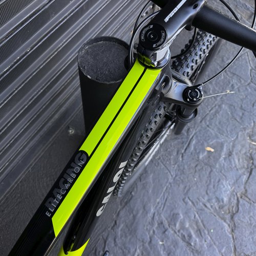 Bicicleta Caloi Elite Carbon Racing SLX Edição Limitada