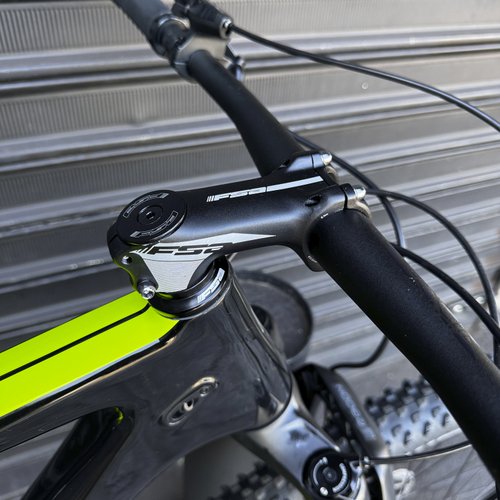 Bicicleta Caloi Elite Carbon Racing SLX Edição Limitada