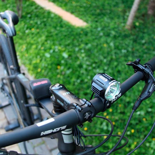 Farol High One Super Light 3 2000 Lúmens