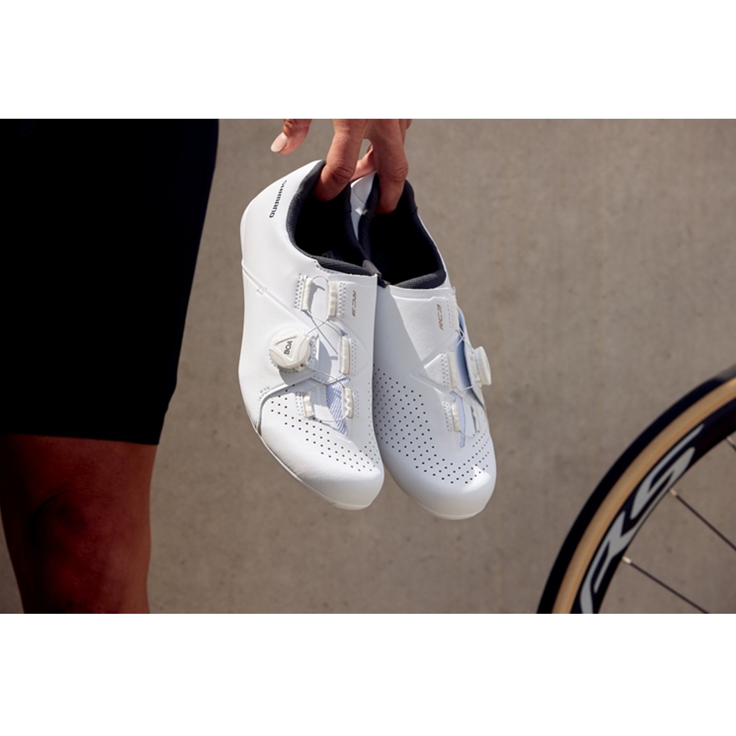 Sapatilha de Ciclismo Shimano RC3 SH-RC300 Feminina - Bike Center