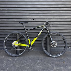 Bicicleta Caloi Elite Carbon Racing SLX Edição Limitada