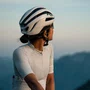 Capacete de Ciclismo MET Trenta 3k Carbon MIPS